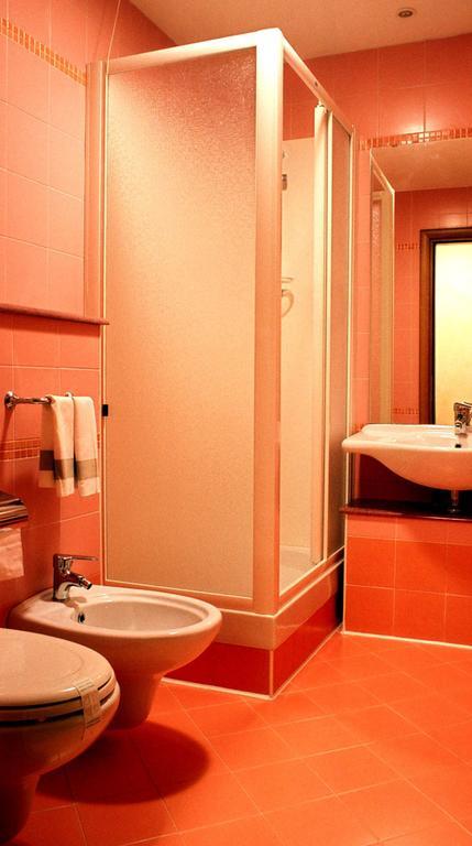 Hotel Italia Carmagnola Ruang foto