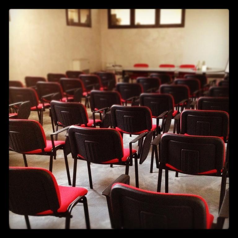 Hotel Italia Carmagnola Bagian luar foto