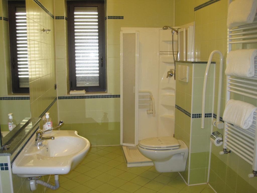Hotel Italia Carmagnola Ruang foto